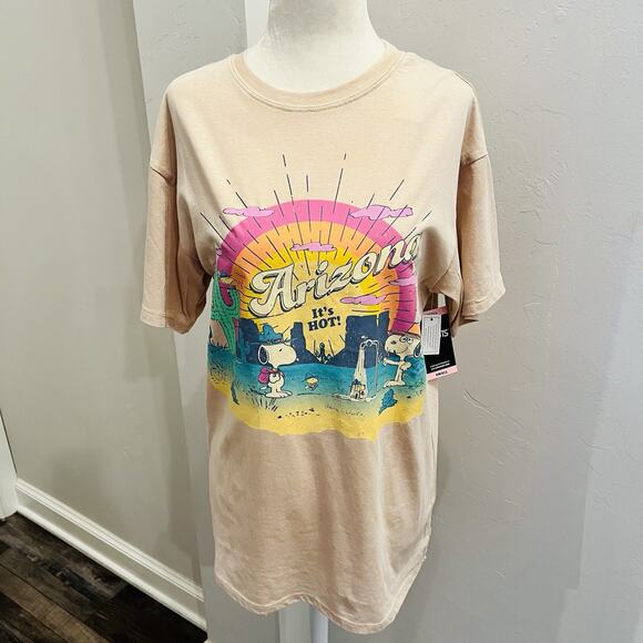 Peanuts Snoopy Women's Arizona Retro Mineral Wash Graphic Short Sleeve Tee Small - Picture 1 of 5
